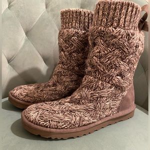 CLEAN UGG Isla sweater boot